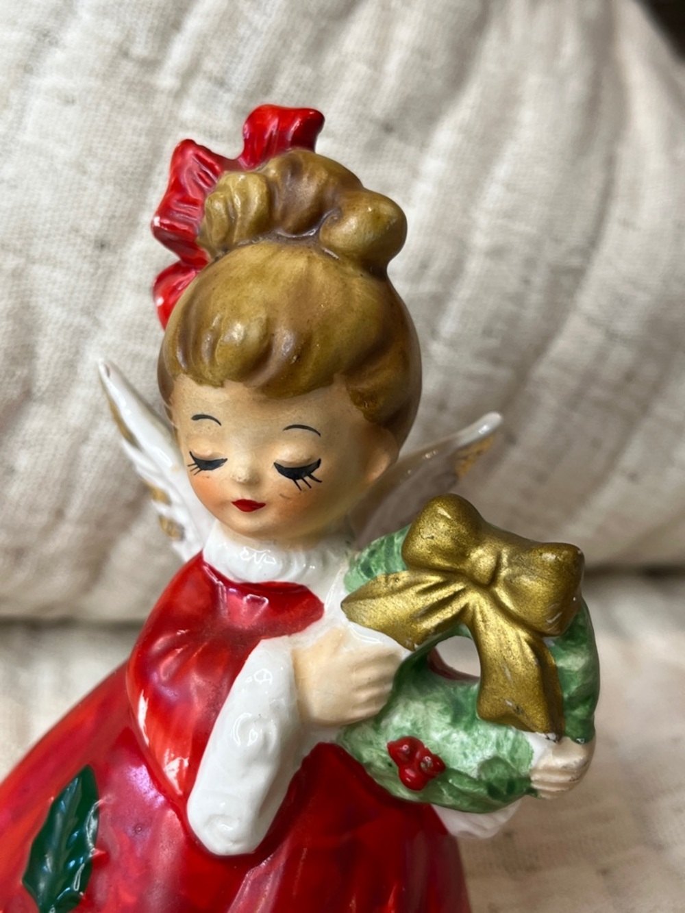 Vintage Josef Christmas
Angel Holding Holiday Wreath Ceramic *missing bell - Picture 8 of 12